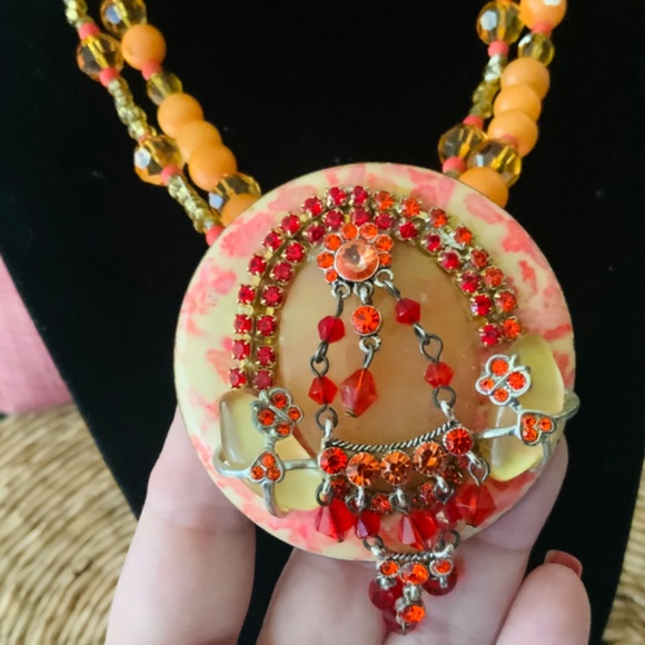 HANDMADE VINTAGE HYACINTH SWAROVSKI CRYSTAL/STONE PENDANT STATEMENT NECKLACE - Picture 4 of 12